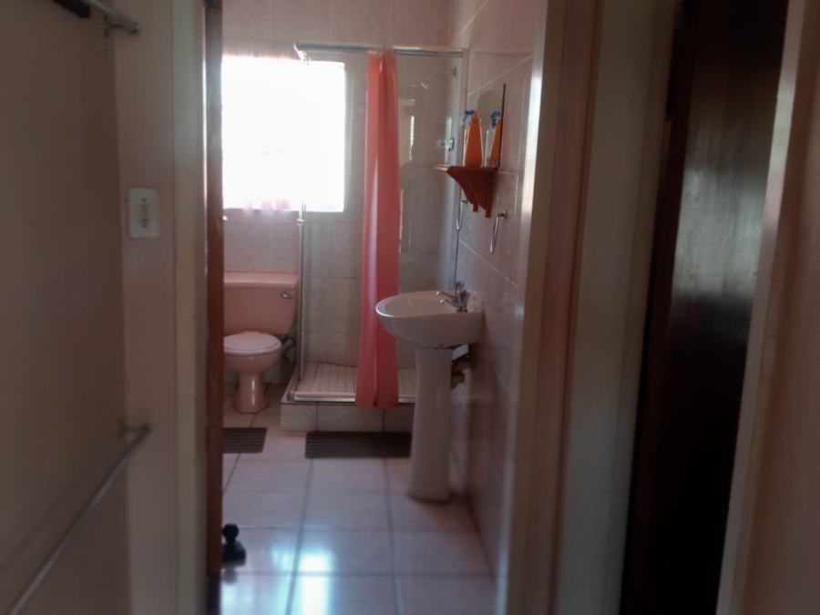 4 Bedroom Property for Sale in Generaal De Wet Free State